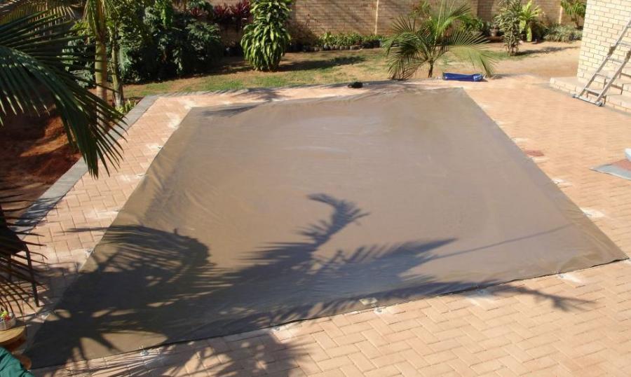 pool-and-jacuzzi-covers